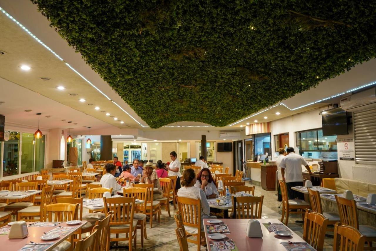 Hotel Los Cocos Chetumal Exterior foto